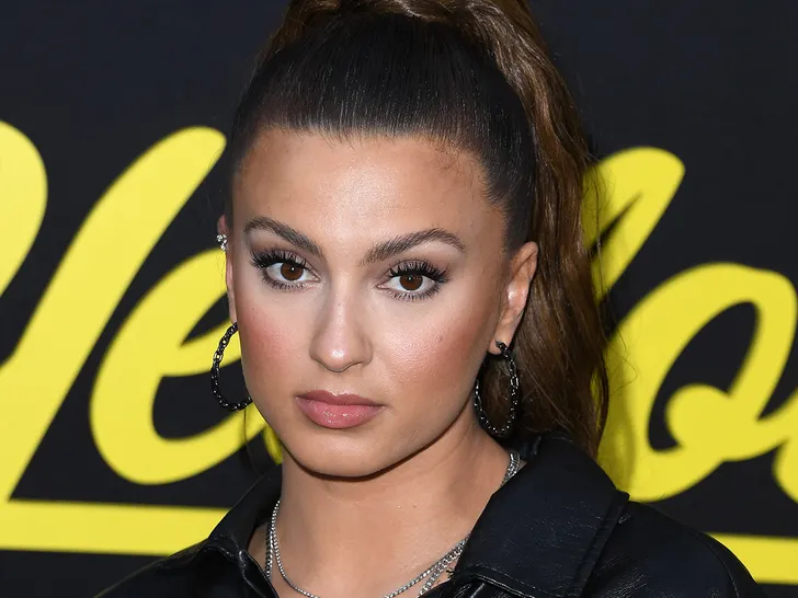 Tori Kelly Hospitalized for Blood Clots After Collapsing in Public